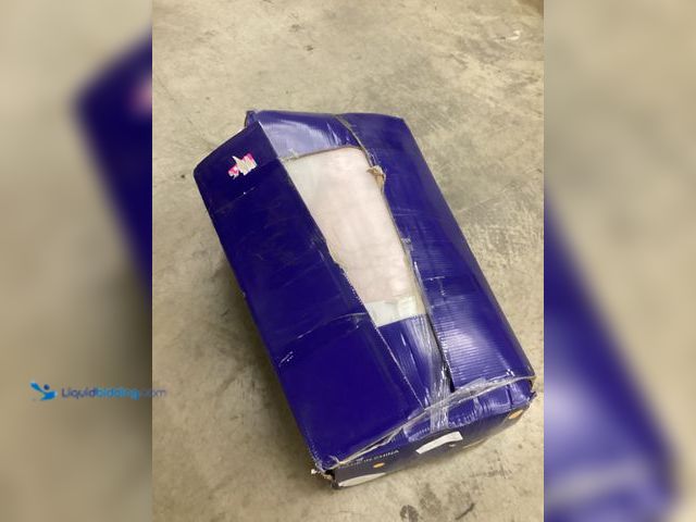 Lot 49-5486960 - MAXXOXO Vaccum Sealed Longe Chair (Pink) Item is Factory Sealed, shipping damage to box