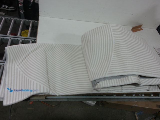 Lot 49-1570261 - Nestiva 6 ft x 9 ft. Striped Area Rug, Low pile height, Non-slip backing, Beige/White, Unused.   Ref...