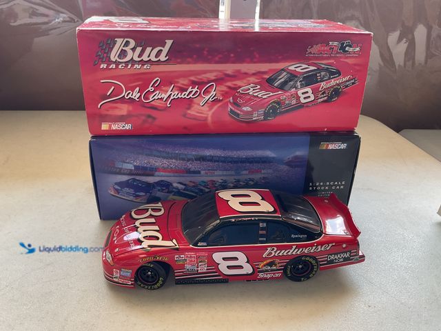 Lot 49-1804638 - DALE EARNHARDT JR #8 BUDWEISER 1/24 SCALE DIECAST CAR