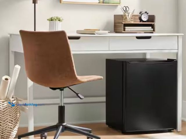 Lot 49-1549226 - Vissani 2.6 Cu. Ft. Mini Refrigerator in Black, ENERGY STAR, Model # HVAR26GBE, Slightly used, Teste...