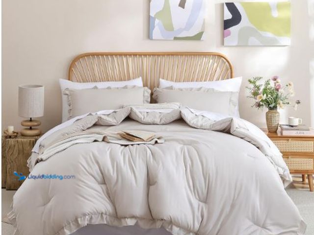 Lot 49-1569731 - JANZAA Comforter Set Full Size Beige Ruffle Comforter 3PCS Soft Fluffy Comforter Vintage Farmhouse B...