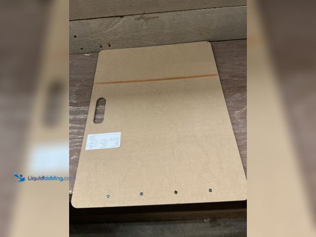 Lot 49-5487467 - 18" x 24" Artist Sketch Tote Board, Lightweight Hardboard Drawing Board with Clips and Handle for Ar...