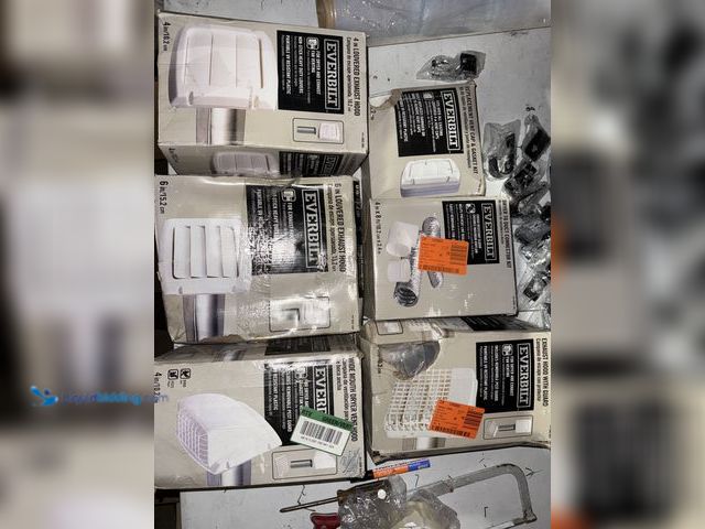 Lot 49-1811876 - 6 everbilt dryer vent duct kits. The kits in the picture are all included. Unused open box.