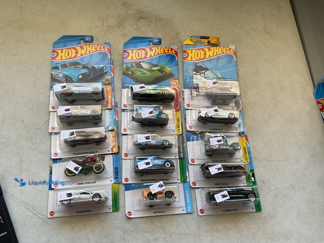 Lot 49-1977810 - Other LOT OF 15 HOT WHEELS 1/64 SCALE DIECAST CARS NEW IN PACKAGES VARIOUS MAKES AND MODELS #COINS07...