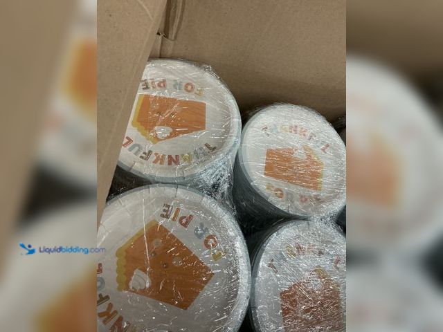 Lot 49-5538742 - Box of ThanksGiving Themed Plates. Unused