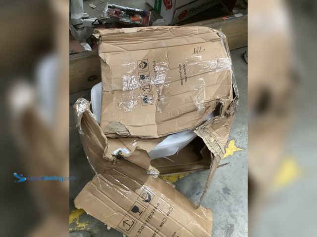 Lot 49-5448731 - White Boat Seat. Slightly Used, no hardware included. Has cut in leather on side and top