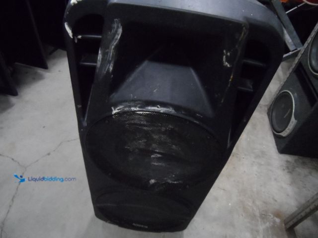 Lot 49-1806093 - 1 Audio Verse AV-1500 Radio Audio Verse BlueTooth Speaker Used In Rough Condition, Untested As Is, P...