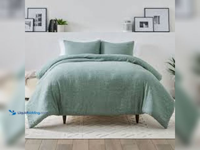 Lot 49-5553054 - Better Homes & Gardens Full/Queen Comforter Set, All-Season, 3-Piece, Sage Green Paisley Matelasse M...