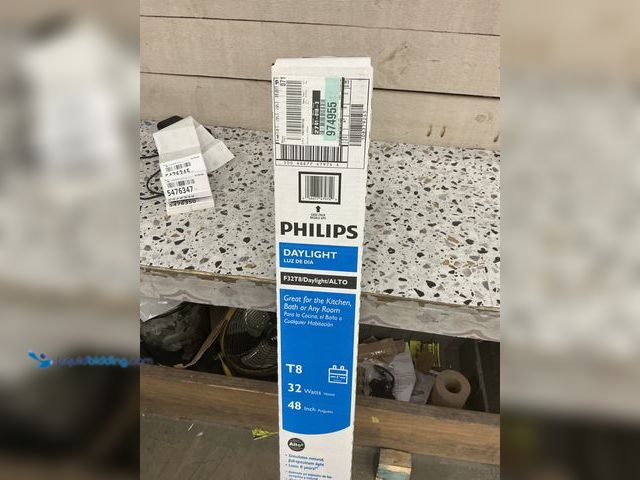 Lot 49-5476345 - Philips
32-Watt 4 ft. Alto Daylight Linear T8 Fluorescent Tube Light Bulb (10-Pack). Item is Unused