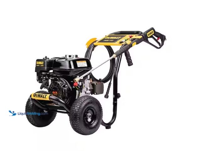 Lot 49-1566349 - DEWALT 3600 PSI 2.5 GPM Cold Water Gas Professional Pressure Washer with HONDA GX200 Engine, Model #...