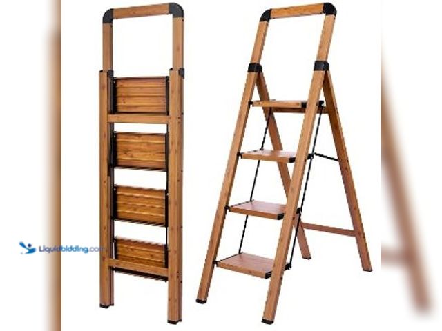 Lot 49-3631378 - Step Ladder 4-Step Woodgrain Finish Aluminum Folding Ladder, Anti-Slip, Model: SLS-4-Wd(1) - Unused,...