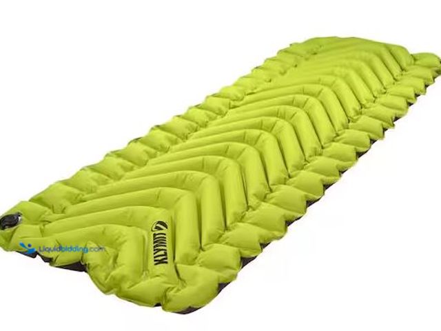 Lot 49-5486306 - Klymit
Static V2 Sleeping Pad - Green Internet # 322121217
Model # 06S2GR03C , and Klymit
Static ...