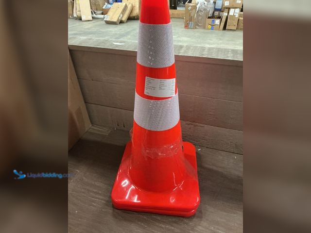 Lot 49-3527512 - 26in Orange Traffic Cones (2pack) Unused