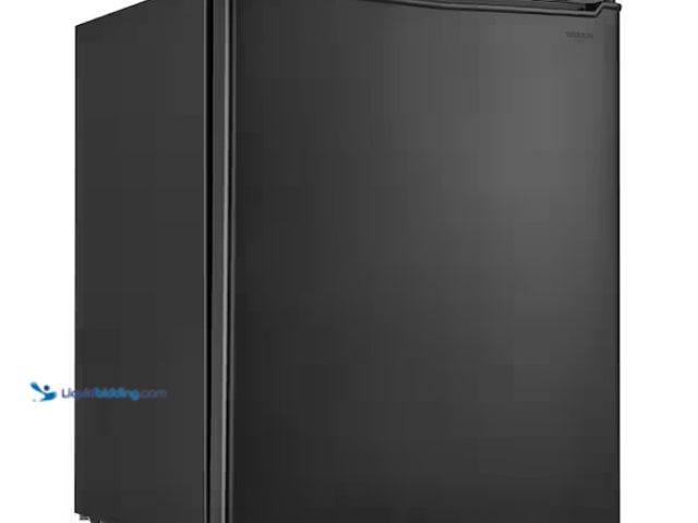 Lot 49-1550273 - Vissani 2.6 Cu. Ft. Mini Refrigerator in Black, ENERGY STAR, Model # HVAR26GBE, Slightly used, Teste...