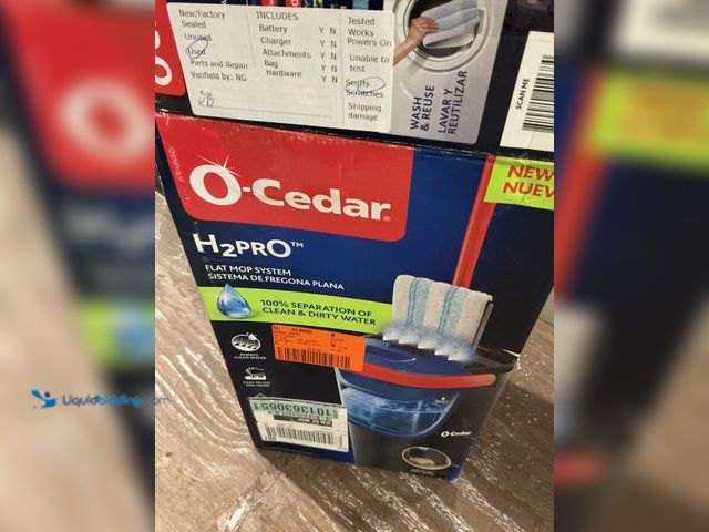 Lot 49-3539487 - O-Cedar
H2prO Microfiber Flat Mop System Used