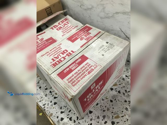 Lot 49-5478442 - Spartan Chemical Cleaner 12 Pk #1021-03 Item is unused