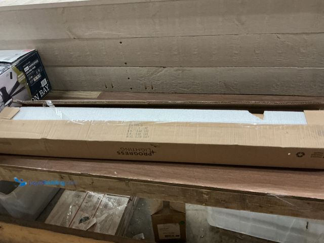Lot 49-5409127 - 8 Tier Vanity Light Bar New (no factory pic)