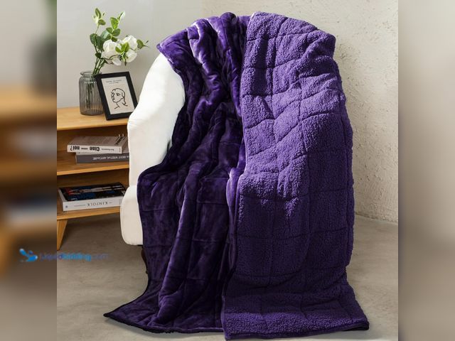 Lot 49-5416527 - Aemicion Weighted Blanket Queen Size 15lbs,Dual Sided Cozy Fluffy Sherpa Heavy Weighted Blankets for...