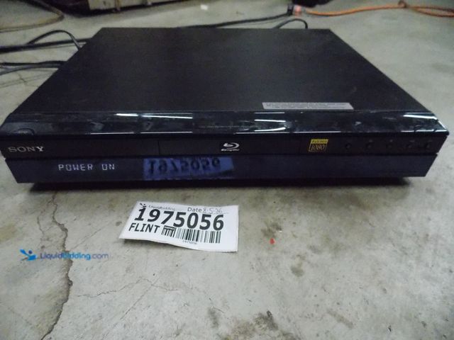 Lot 49-1975056 - 1 Sony BDP-S300 Blu Ray Dvd Player Sony Blu Ray Dvd Player Used In Fair Condition, Does Have Some Wa...