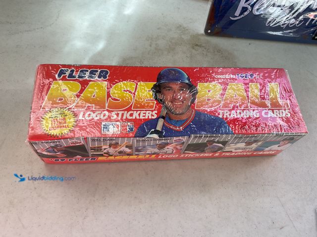 Lot 49-1810398 - COLLECTIBLE FACTORY SEALED 1989 FLEER BASEBALL COMPLETE 660 CARDS