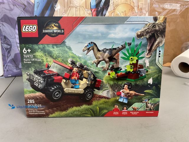 Lot 49-1820866 - COLLECTIBLE AWESOME LEGO JURRASIC WORLD REBIRTH RAPTOR OFF-ROAD ESCAPE 76972 285 PCS/PZS SET. AMAZIN...