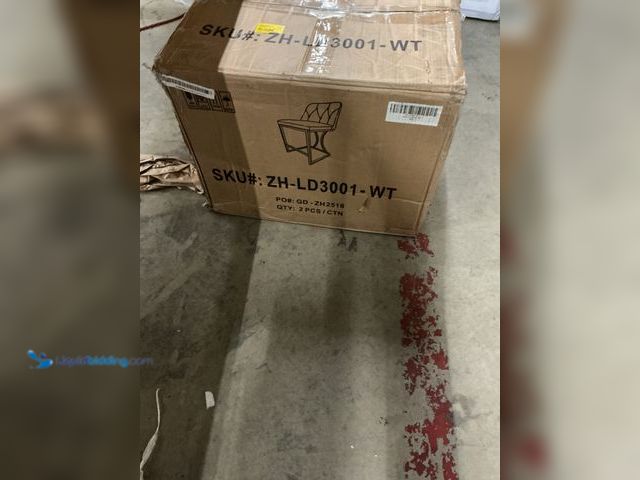 Lot 49-5572544 - 25.25" High White Leather Upholstered Counter Stool, Gold Steel Base. Model: zh-ld3001-wt. Unused