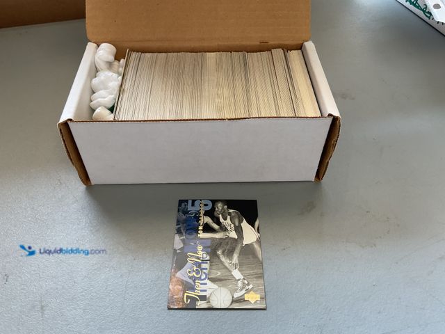 Lot 49-5341533 - 1994-95 UPPER-DECK BASKETBALL CARD SET THIS SET CONTAINS 360 CARDS INCLUDES MANY HOF AND STARS LIKE ...