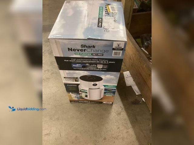 Lot 49-5490071 - Shark NeverChange Air Purifier MAX with Remote, Three Odor Neutralization Item is Factory Sealed