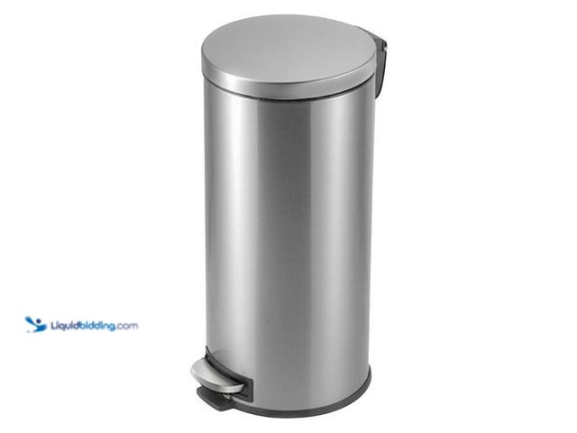 Lot 49-2000714 - StyleWell 8 Gal. Stainless Steel Round Step-On Trash Can, Model # STY-SOT-30-1, slightly used, scuff...