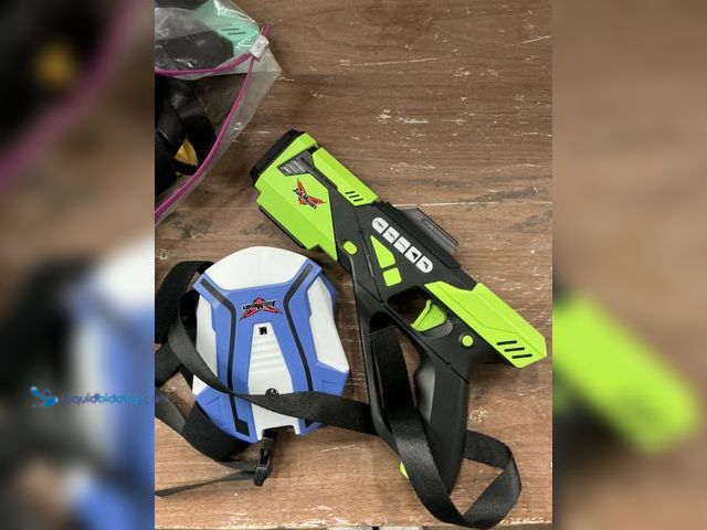 Lot 49-3528482 - Laser Tag Set ((2) Guns and (2) Body Targets (charger included) (tested works) Used