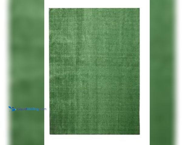 Lot 49-1513840 - TrafficMaster
Emerald Green Precut Turf 6 ft. x 8 ft. Artificial Grass Rug, Model # LHDTRFPEMEGRE68...