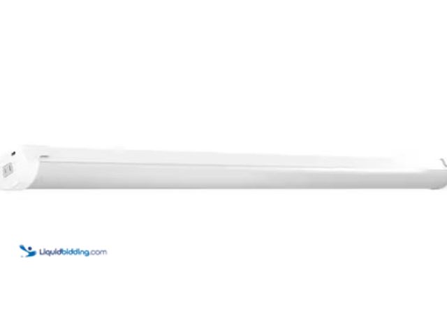 Lot 49-1569420 - Feit Electric 4 ft. 55-Watt 4000K Bright White 5000 Lumens White Integrated LED Linkable Hanging Mot...