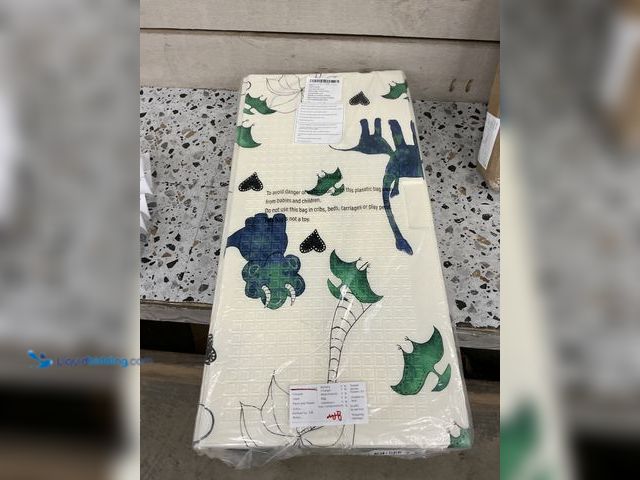 Lot 49-5552039 - Tiny Dinos Folding Pad 70'' x 59''. Unused