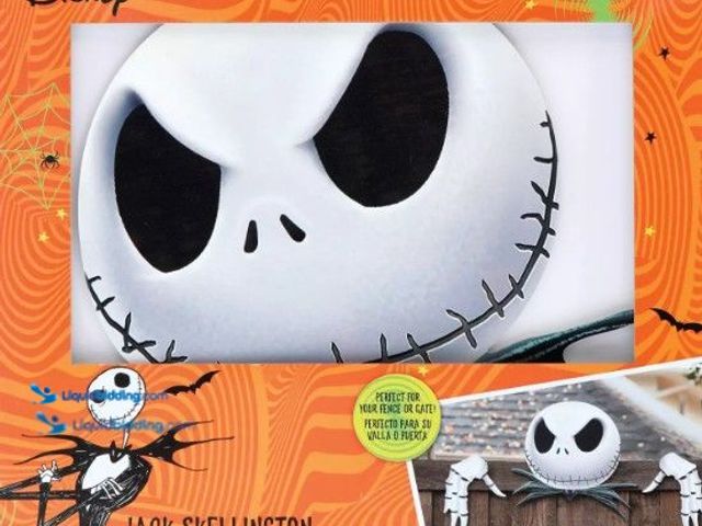 Lot 49-5433804 - Disney Jack Skellington Halloween Fence Creeper. Item is Unused