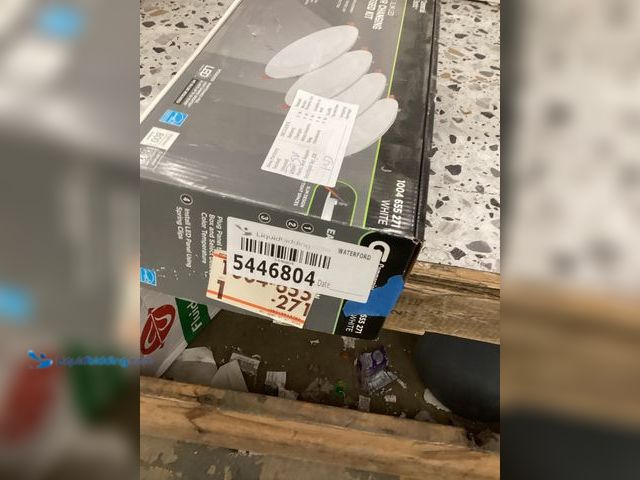 Lot 49-5446804 - Ultra Slim 6 in. Color Selectable New Construction and Remodel Canless Recessed Integrated LED Kit (...