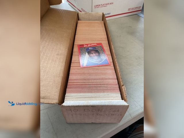 Lot 49-3503521 - Other 1990 DONRUSS BASEBALL COMPLETE 716 CARD SET INCLUDING BO JACKSON AND MORE