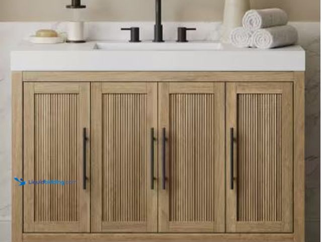 LiquidBidding - Lot 49-5427189 - Glacier Bay Cargrove 48 in. Single ...