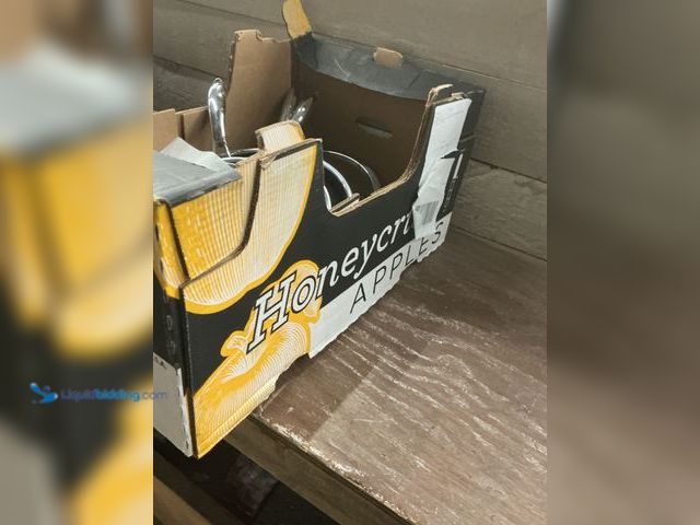 Lot 49-5484677 - 4pc Pan Set W/ 3 Lids Used