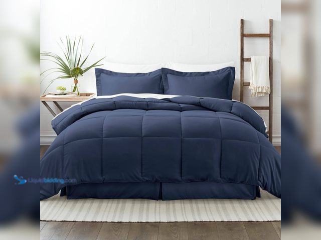 Lot 49-5413829 - Becky Cameron
Performance 8-Piece Navy California King Comforter Set (UNUSED)