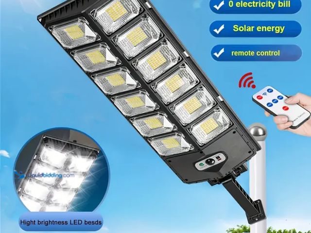 Lot 49-1814427 - New 1 Ultra-bright Solar Street Light, 2900 Lumens.