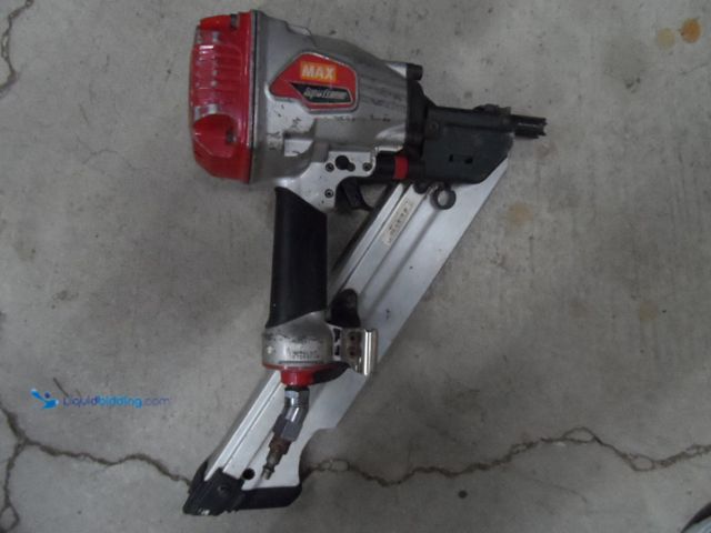 Lot 49-1806090 - 1 Max sn890ch3/34 Air Nailgun Max "Super Framer" Air Framing Nail Gun Used In Working Condition