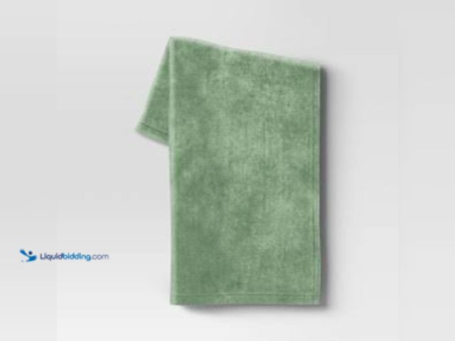 Lot 49-3563490 - QTY 16 - Plush Throw Blanket Green - Room Essentials™: Soft, Midweight, Machine Washable, 50x60 inch...