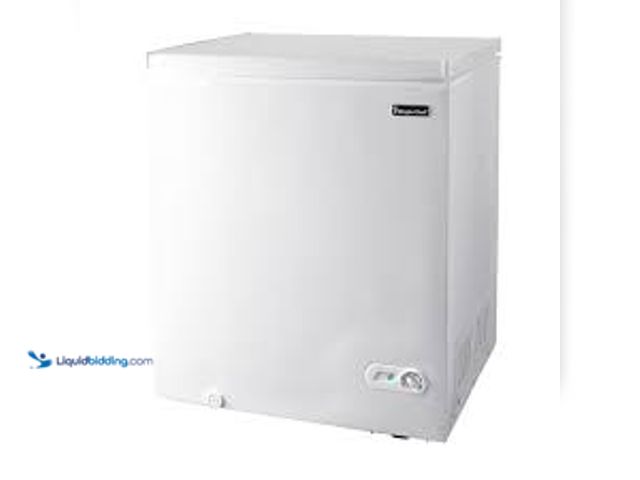 Lot 49-5475785 - Magic Chef 5.0 cu. ft. Chest Freezer in White. Model # HMCF5W4. Unused, side has dents