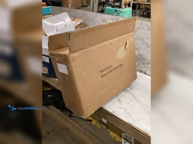 Lot 49-5479101 - Stainless Steel Cat Litter Box w/ Accessories and Scoop Unused