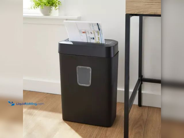 Lot 49-1627150 - Pen+Gear 12-Sheet Cross-Cut Paper/Credit Card Shredder with 5.5 Gallon Bin Model #C288-A , New, Fact...