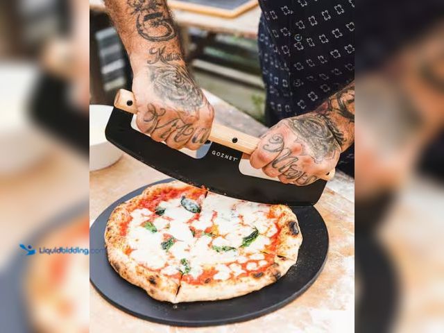 Lot 49-1574667 - GOZNEY Pizza Rocker, Thick stainless steel blade, The perfect wood fired pizza oven accessory, Model...