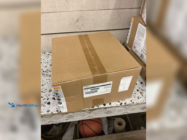 Lot 49-5476374 - 12-Pack Sylvania RT5/6 Inch 65W Retrofit Downlights Dimmable/LED/Recessed. Item is Unused