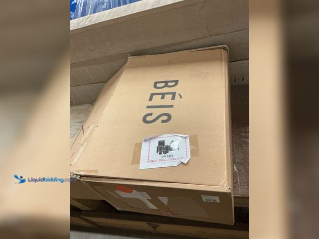 Lot 49-5487626 - NuYupo Cordless Vacuum Cleaner (battery charger and attachments included) (tested works) (scuffs and...