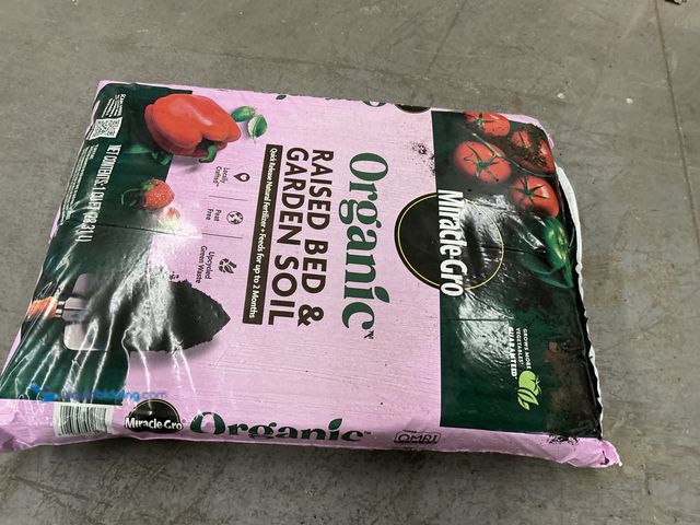 Lot 49-5558862 - Miracle-Gro Organic Raised Bed and Garden Soil with Quick Release Natural Fertilizer, Peat Free, OMR...