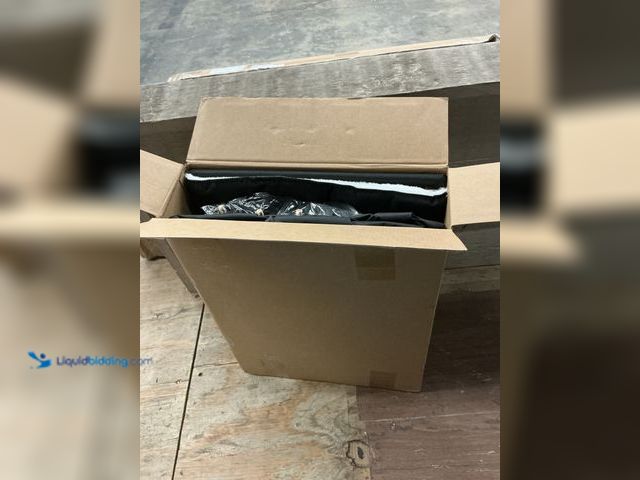 Lot 49-5463353 - Black Outdoor Heated Cat House. Item is Unused